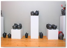 wystawa-ceramiki-siwej-pawla-piechowskiego-woak-34